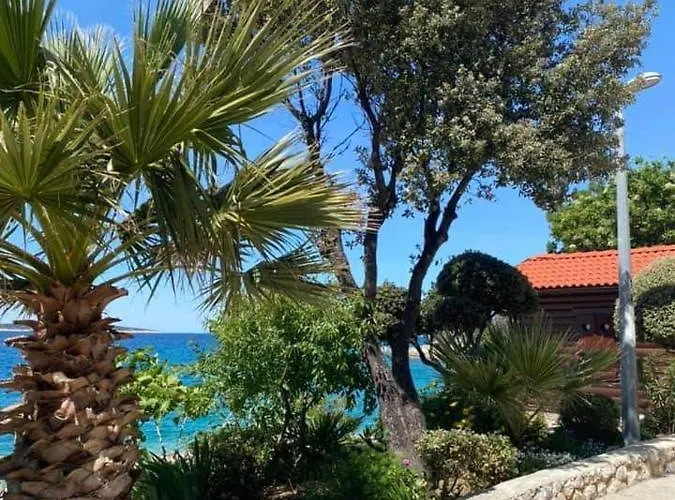 아파트 Apartma Selih - Pag 만드레